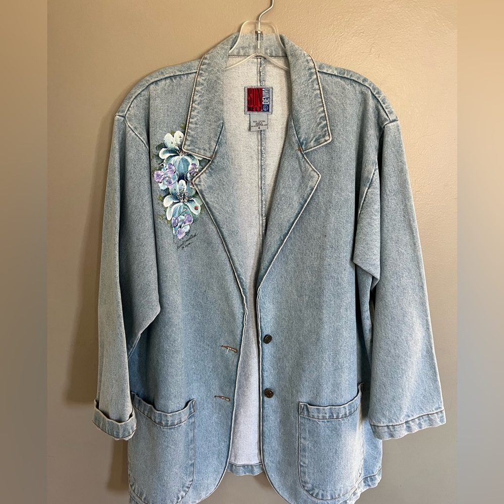 VINTAGE Sunbelt Lightwash Denim Floral Hand Painted Jacket size SMALL.